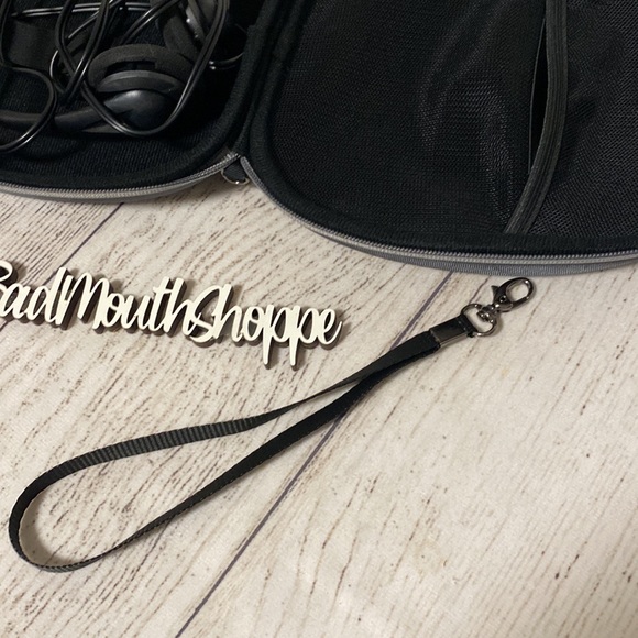 *On Ear Headphones with Microphone and Carrying Storage Case Set in Black - Picture 4 of 6